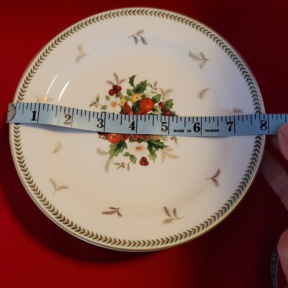 MIKASA |Set of 3 'Holiday Delight' Salad/ Dessert Plates - Retired - Picture 3 of 4